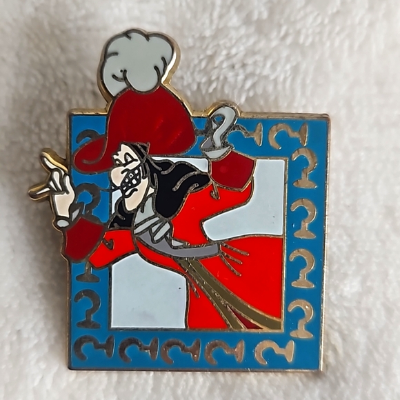 Disney's Villains Pin Collection Starter. Captain Hook From Peter Pan. 2008 - Picture 2 of 6